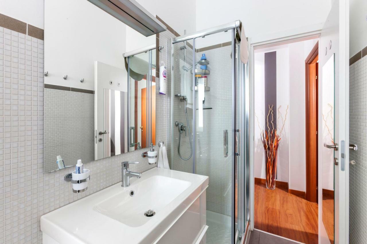 Bright House In Milan Apartment Bagian luar foto
